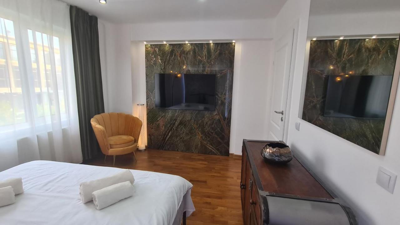 Main Square 5 Star Luxury Apartment With View Cluj-Napoca Exterior foto